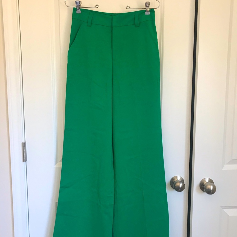 NWT Venus wide leg green soft trousers size 6